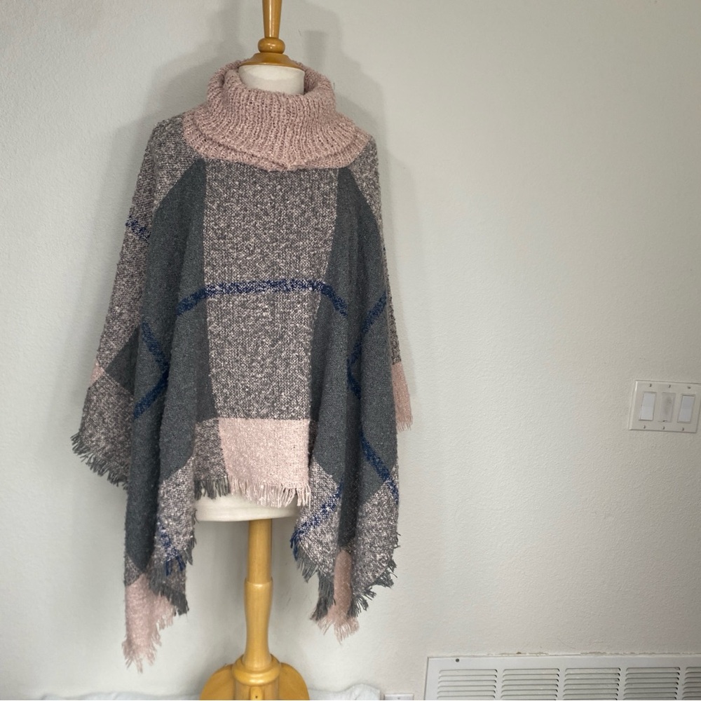 NWT New JC Sunny Women's Gray Pink Cowl Neck Cozy Poncho Cape O/S Cabincore Boho